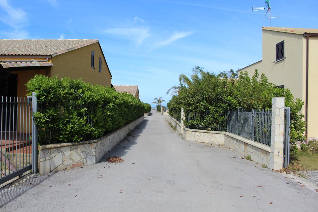 Casa Vacanze Roccella Beach Campofelice Di Roccella Exterior foto