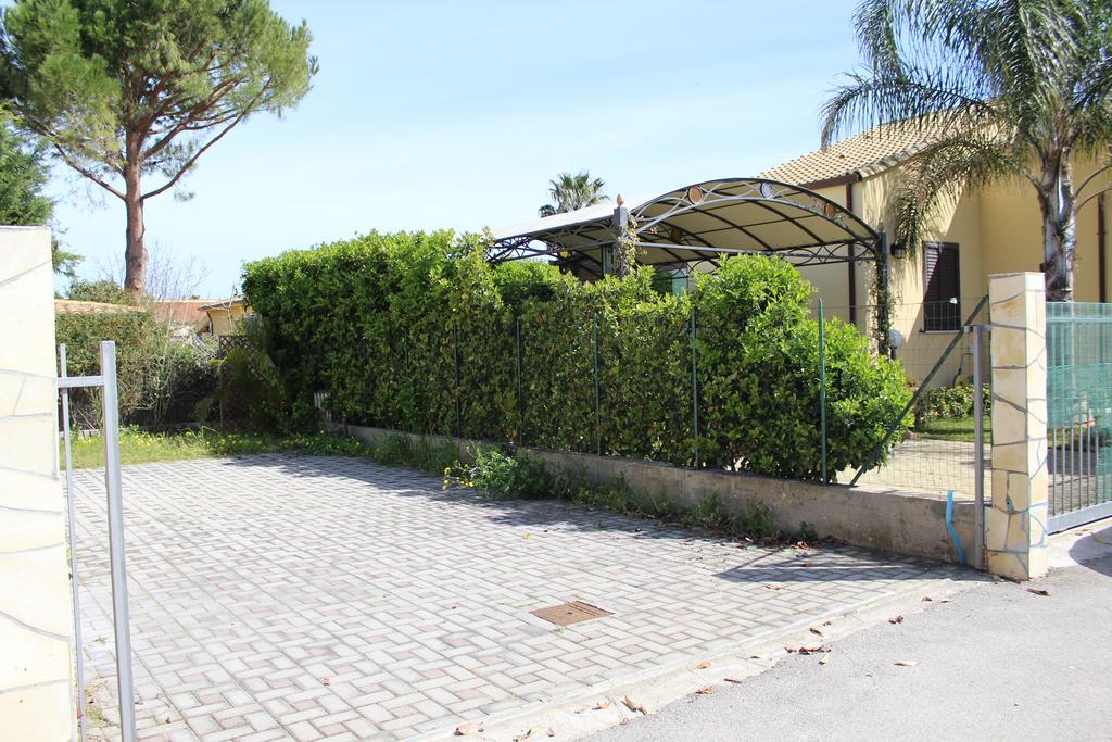 Casa Vacanze Roccella Beach Campofelice Di Roccella Exterior foto