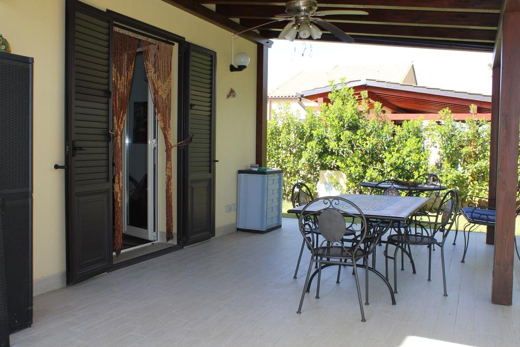 Casa Vacanze Roccella Beach Campofelice Di Roccella Exterior foto
